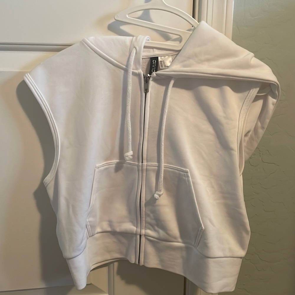 H&M white sleevless zipper top